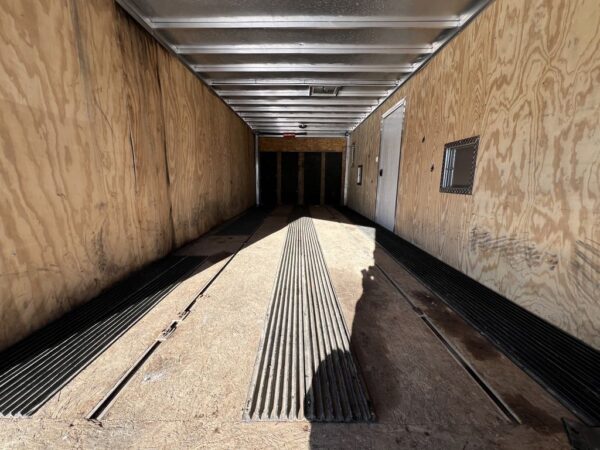 2008 Sno Pro 101x20 Aluminum 4-Place w/Interior Spare Mount, Mats & Guides - Image 14