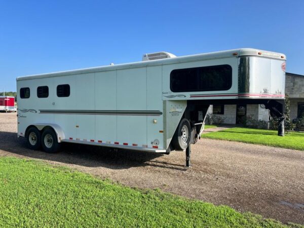 2004 Sundowner 3 Horse Weekender Horse Trailer - Image 4