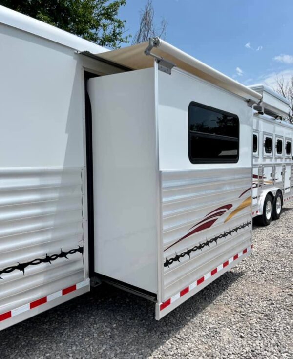 2005 Bloomer 4h Lq/Side Reverse Load/Full Rear Tack - Image 42