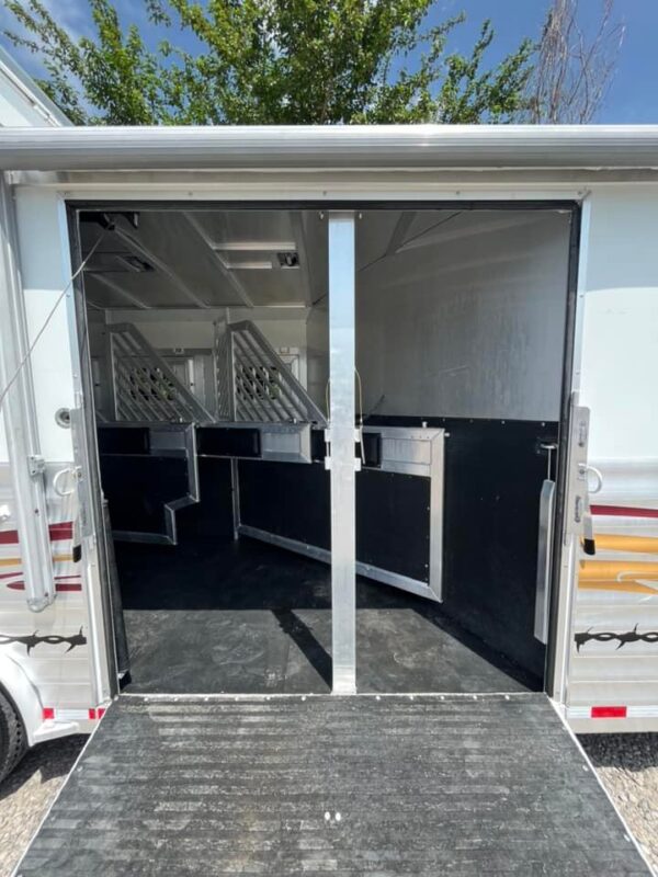 2005 Bloomer 4h Lq/Side Reverse Load/Full Rear Tack - Image 60