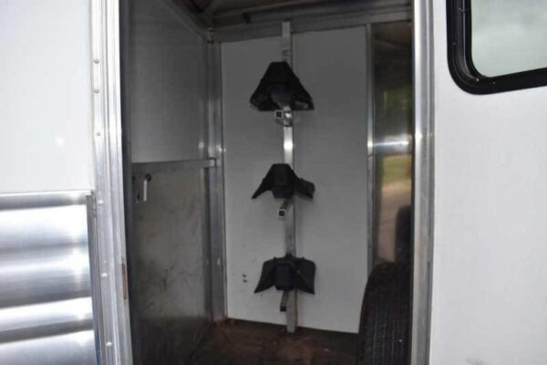 2012 CM 3HBP 3 Horse Trailer - Image 10