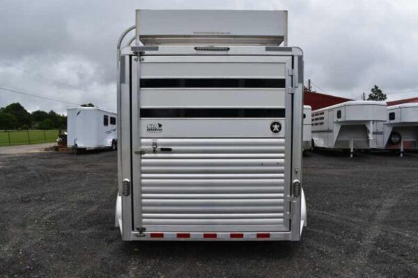 2012 CM 3HBP 3 Horse Trailer - Image 12