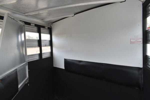 2005 Sundowner Sunlite 2 Horse Trailer - Image 8