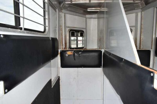 2001 CM Odyssey 2 Horse Trailer - Image 18