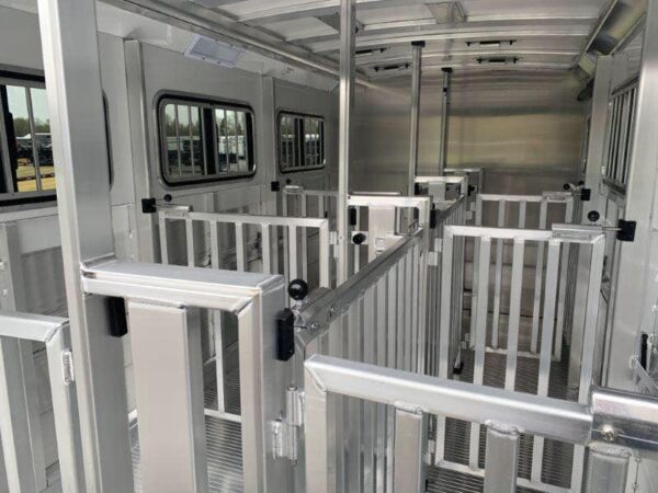 2020 19' CIMARRON BUMPER PULL 6 PEN STOCK TRAILER - Image 7