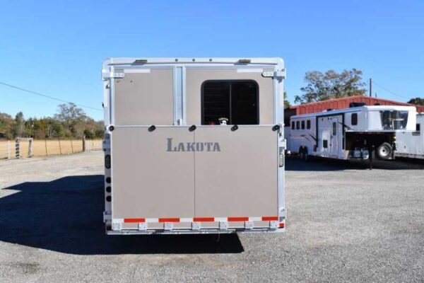 2015 Lakota 8411GLQ 4 Horse Trailer with 11' Short Wall - Image 19