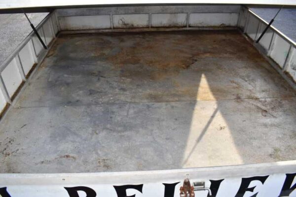 2003 Bloomer 8414LQ 4 Horse Trailer with 14' Short Wall - Image 9