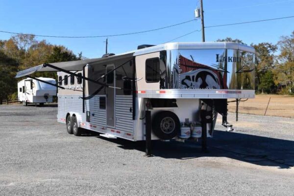 2015 Lakota 8411GLQ 4 Horse Trailer with 11' Short Wall - Image 5
