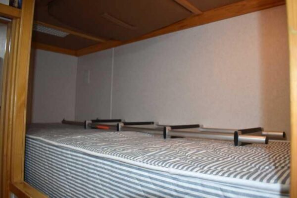 2003 Bloomer 8414LQ 4 Horse Trailer with 14' Short Wall - Image 11
