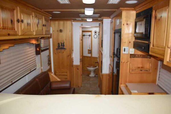 2003 Bloomer 8414LQ 4 Horse Trailer with 14' Short Wall - Image 22
