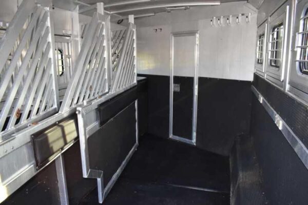 2003 Bloomer 8414LQ 4 Horse Trailer with 14' Short Wall - Image 33