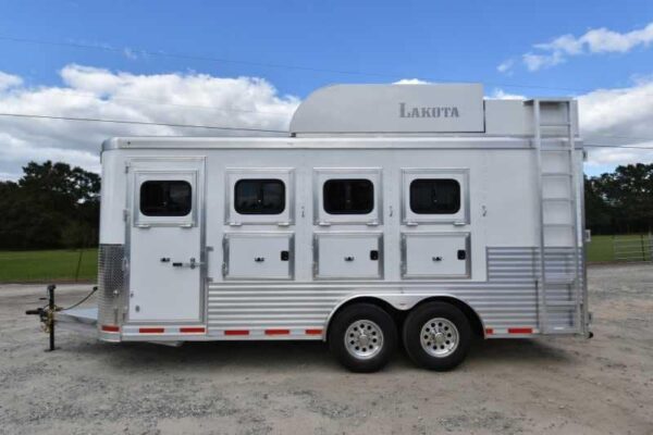 2018 Lakota 84HBPSL 4 Horse Trailer with 2' Short Wall - Image 6