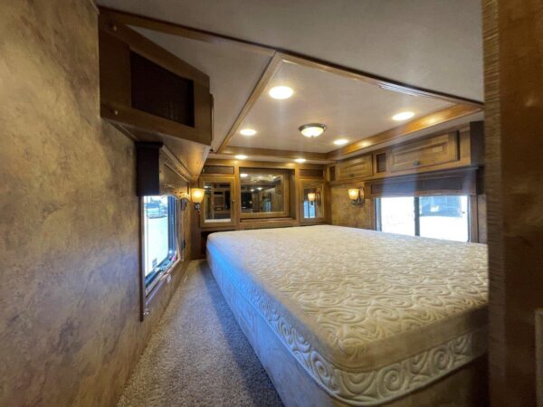 2015 Lakota Bighorn Edition 8414 4 Horse Trailer With Living Quarters “1 Slide” - Image 19