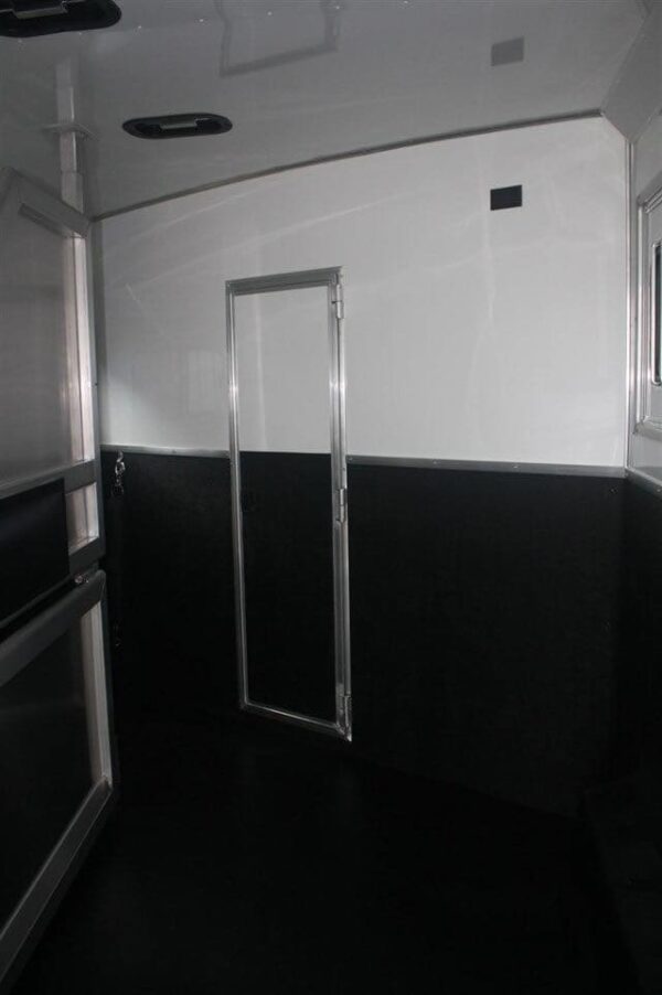 2019 Lakota Charger 4 Horse LQ with 15' Short Wall - Image 13