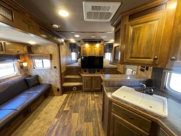 2015 Lakota Bighorn Edition 8414 4 Horse Trailer With Living Quarters “1 Slide” - Image 11