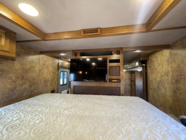 2015 Lakota Bighorn Edition 8414 4 Horse Trailer With Living Quarters “1 Slide” - Image 20