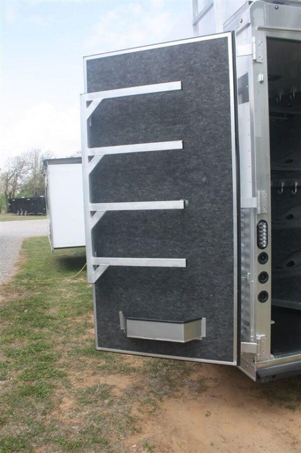 2019 Lakota Charger 4 Horse LQ with 15' Short Wall - Image 10