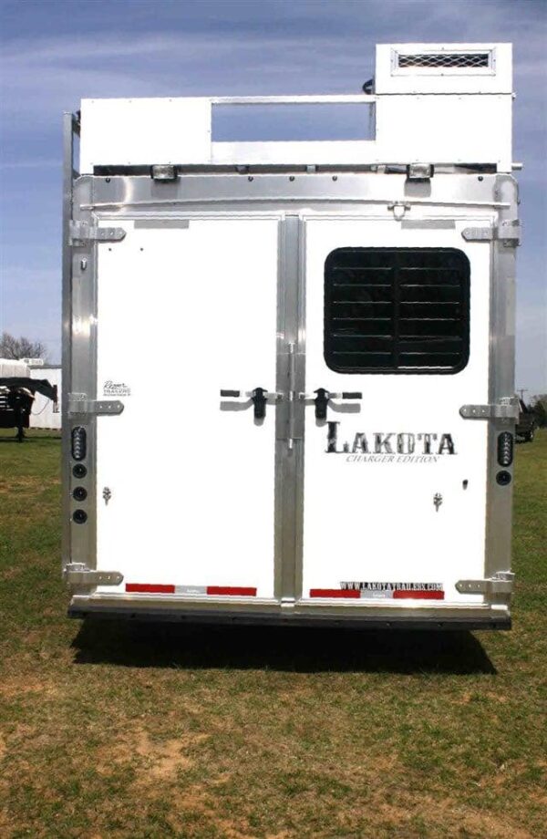 2019 Lakota Charger 4 Horse LQ with 15' Short Wall - Image 5