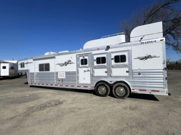 2009 Platinum Coach 3 H 16' SW w/Outlaw Conversion - Image 7