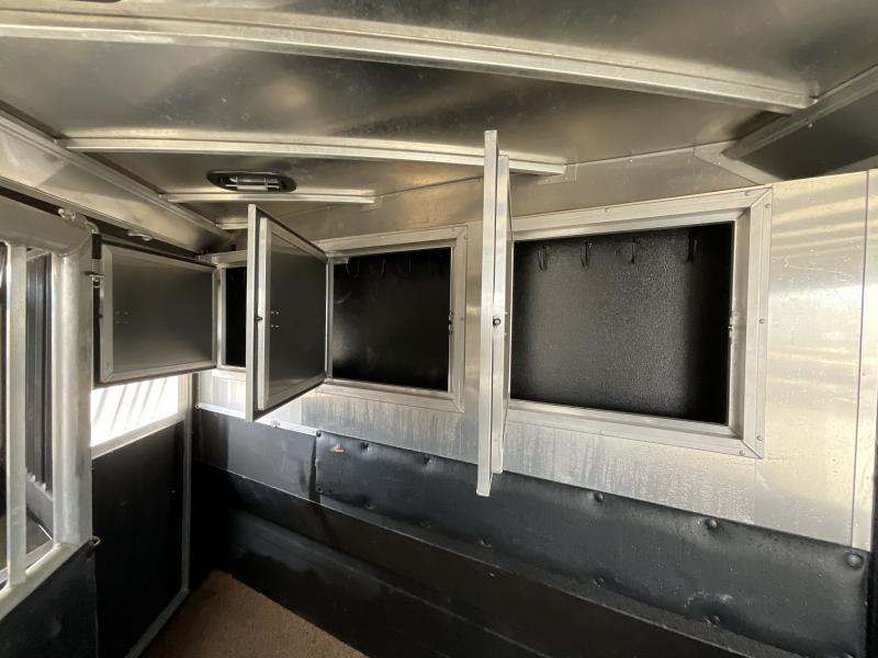 2014 Logan Coach RAZ4GNHDLQ 40' 4 horse Razor GN Horse Trailer**WITH WALK IN CLOSET** - Image 45