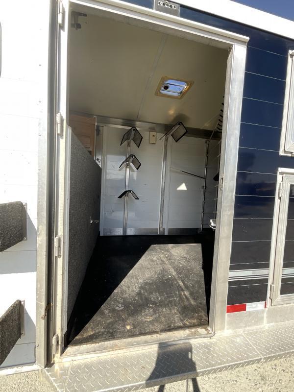 2005 Jamco 4 Horse Gooseneck Trailer - Image 13
